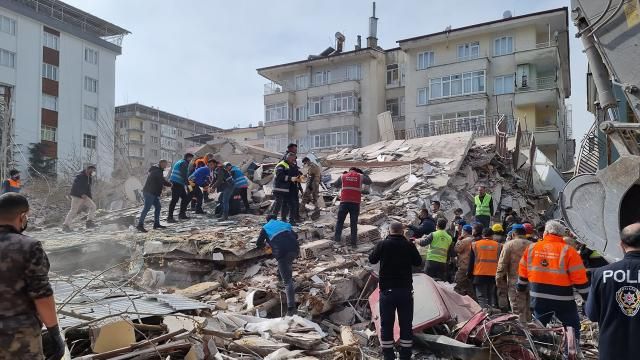 MALATYA’DA 5,6 BÜYÜKLÜĞÜNDE DEPREM