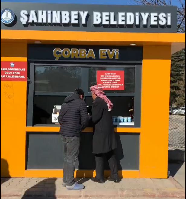 ŞAHİNBEY BELEDİYESİ 21 NOKTADA DEPREMZEDELERİN İÇİNİ ISITIYOR