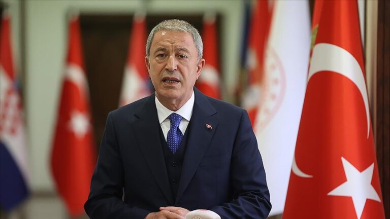 Bakan Akar, 14 Mart Tıp Bayramı’nı kutladı