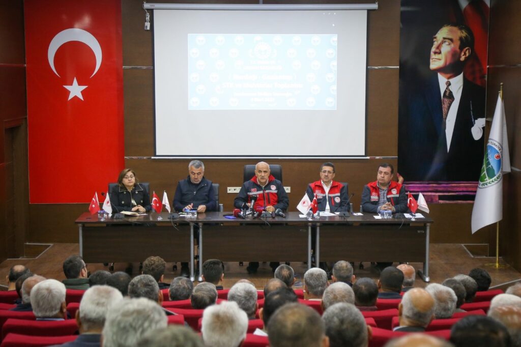 BAKAN KİRİŞCİ: “NURDAĞI VE İSLAHİYE’NİN EN BÜYÜK ŞANSI”