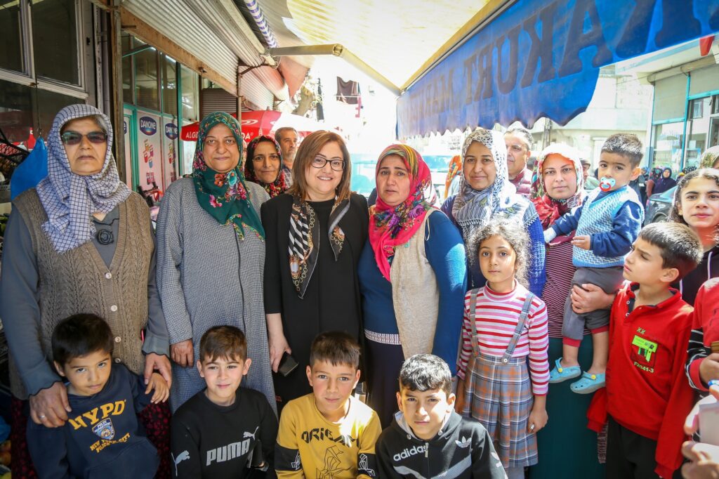 BAŞKAN FATMA ŞAHİN, BARAK MAHALLESİ’Nİ ZİYARET ETTİ