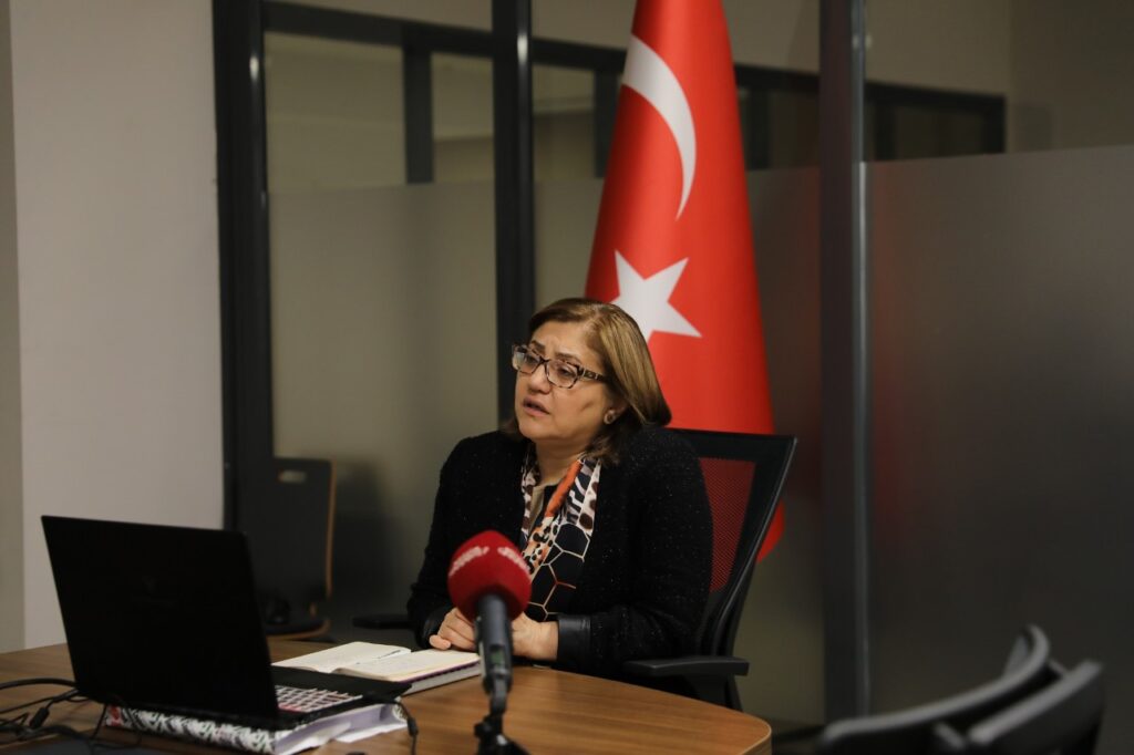 BAŞKAN ŞAHİN, KADIN AKADEMİSYENLERLE GÖRÜŞTÜ