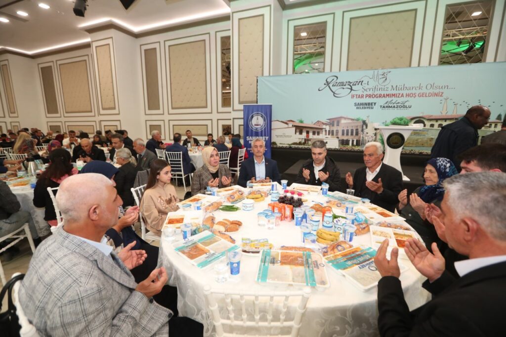 Başkan Tahmazoğlu ilk iftarını Şehit Aileleri ve Gazilerle açtı