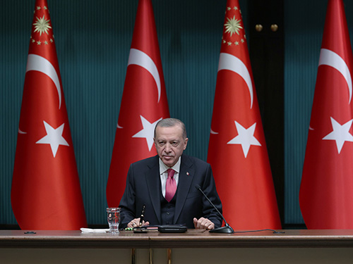 Cumhurbaşkanı Erdoğan, seçimlerin 14 Mayıs’ta yenilenmesine ilişkin kararı imzaladı