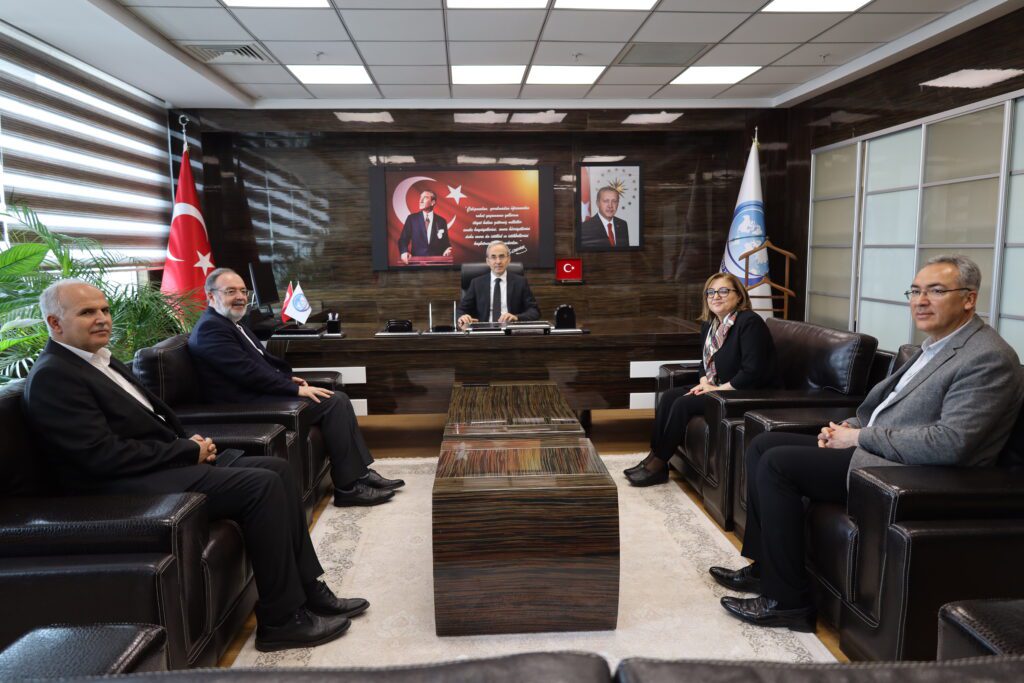 GBB Başkanı Şahin ve Görmez’den Rektör Demir’e ‘hayırlı olsun’ ziyareti