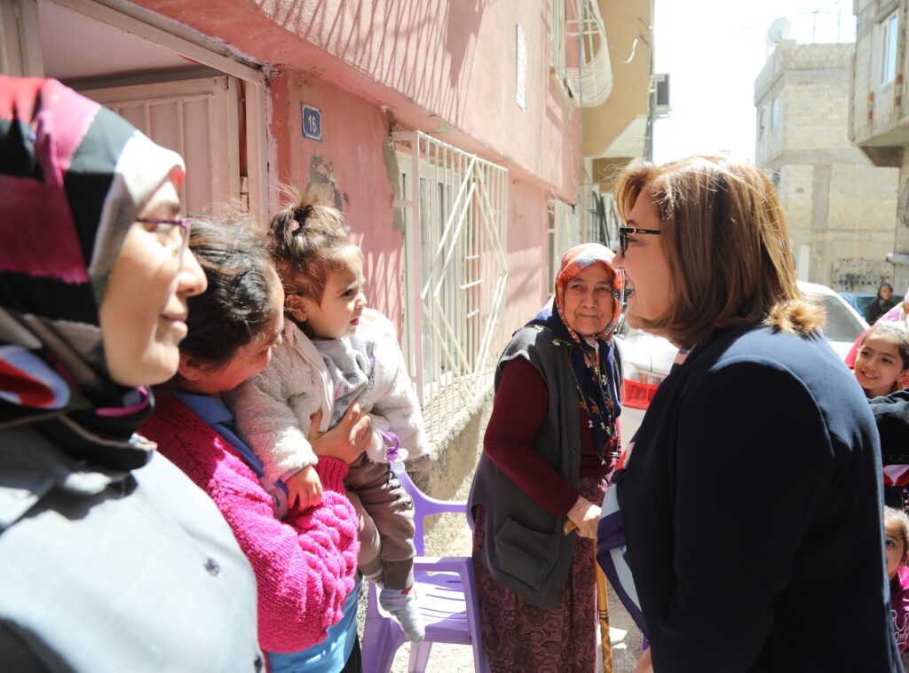 BAŞKAN ŞAHİN, 8 ŞUBAT MAHALLESİ’Nİ ZİYARET ETTİ