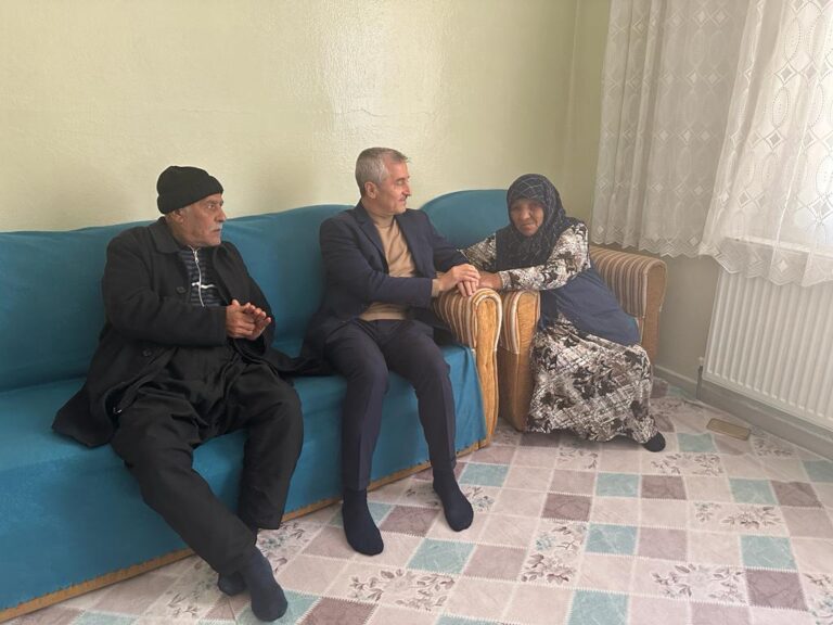 Başkan Tahmazoğlu’ndan çat kapı ziyaret