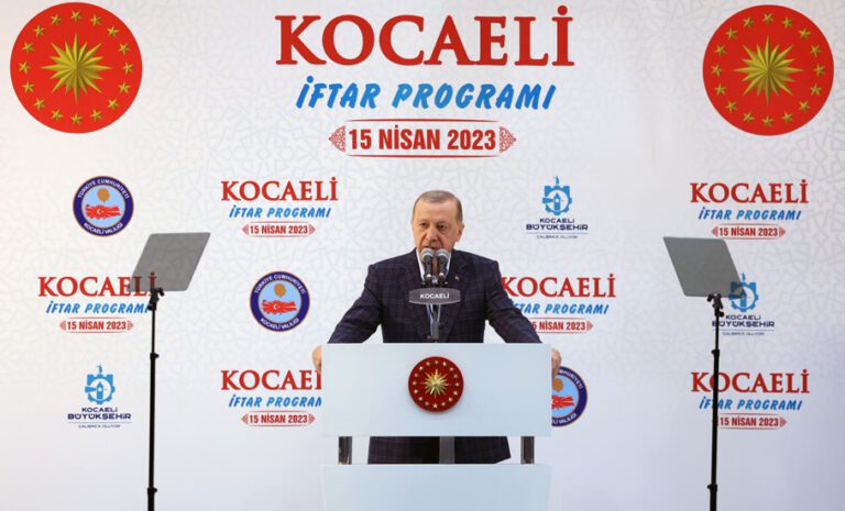 Cumhurbaşkanı Erdoğan: “Bayramda da depremzedelerimizi yalnız bırakmayacağız”
