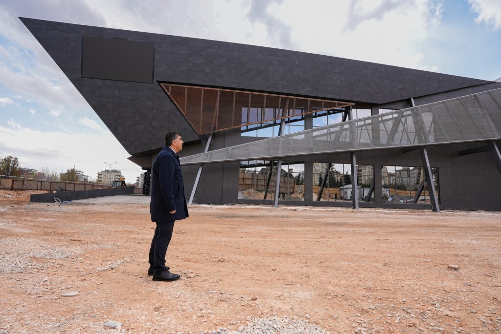 FADILOĞLU: “GAZİANTEP’E YAKIŞIR BİR ESER OLDU”