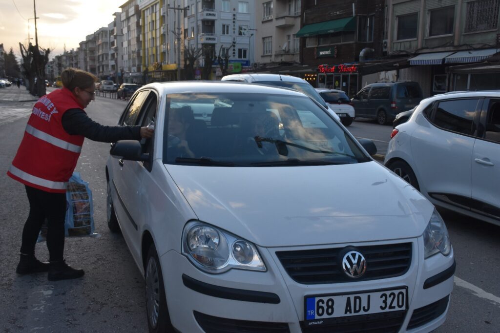 ŞAHİNBEY BELEDİYESİ ‘İFTARA BEŞ KALA’ İLE VATANDAŞLARIN YANINDA