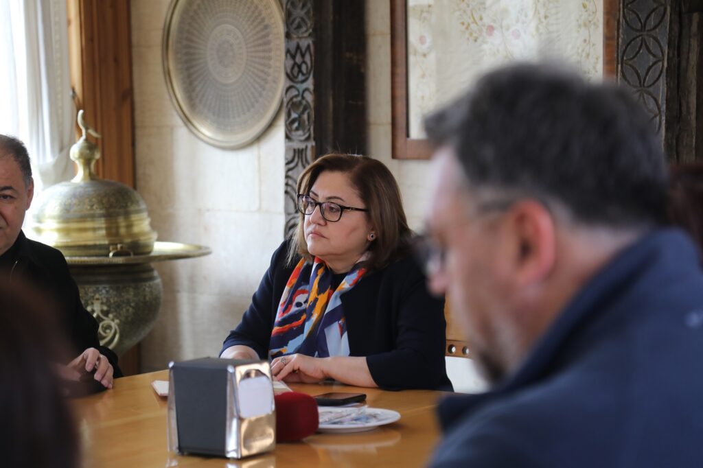 BAŞKAN FATMA ŞAHİN’DEN ZİNCİRLİ BEDESTEN ESNAFINA DESTEK ELİ!