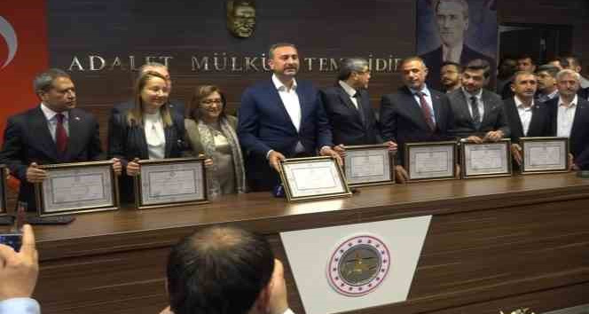 AK Parti Gaziantep Milletvekilleri mazbatalarını aldı