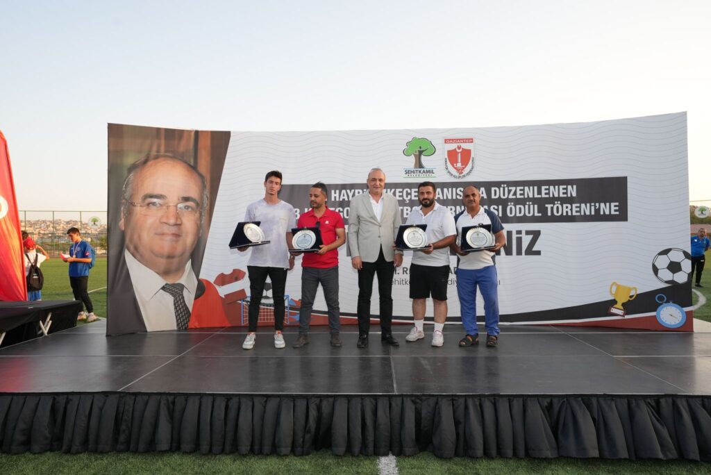HAYRİ ÖZKEÇECİ, YEŞİL SAHA’DA ANILDI