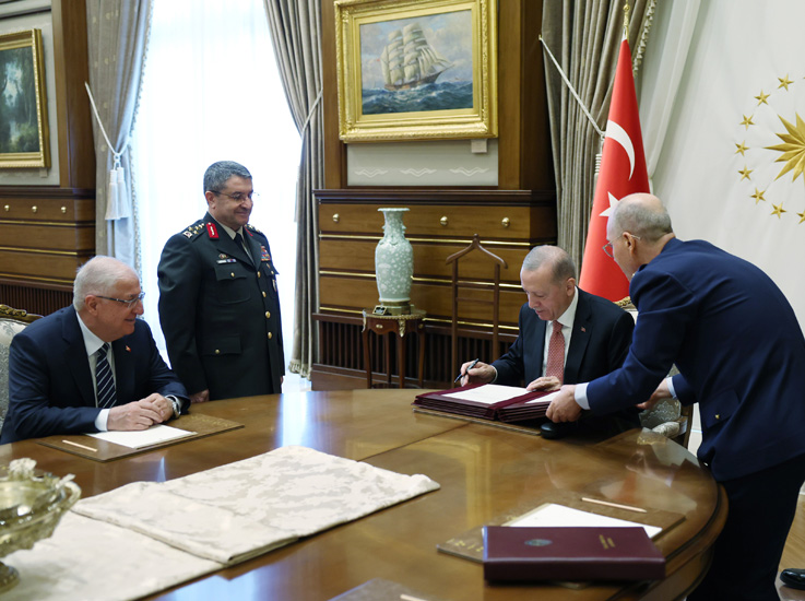 Cumhurbaşkanı Erdoğan, Yüksek Askerî Şura kararlarını imzaladı