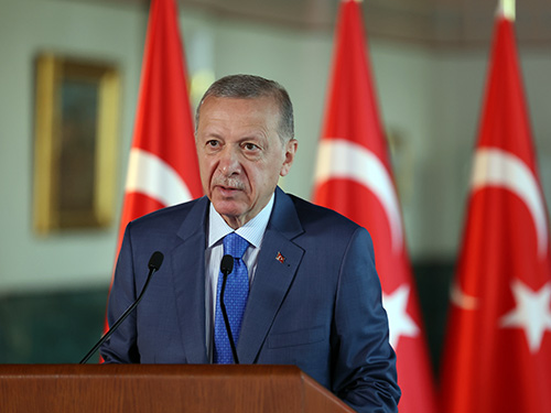 “Depremin yıktığı şehirlerimizi daha dayanıklı bir şekilde inşa edeceğiz”