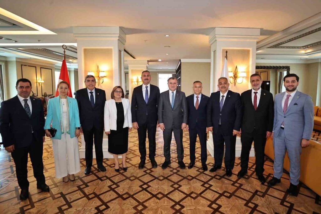 AK Parti Gaziantep Heyeti, Ankara’da Bakanlarla görüştü