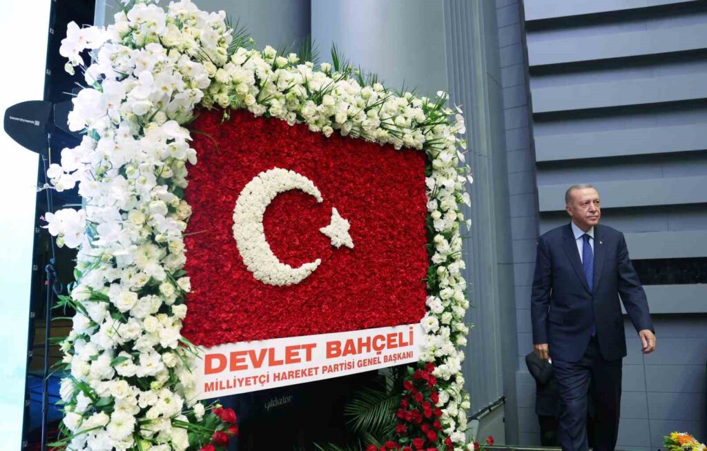 Cumhurbaşkanı Erdoğan: “Türkiye’nin yerli ve milli eksende siyaset yapan bir muhafelete kavuşması en büyük dileğimizdir”
