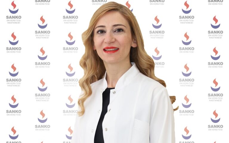 AKNE SADECE ERGENLİK DÖNEMİNİN SORUNU DEĞİLDİR