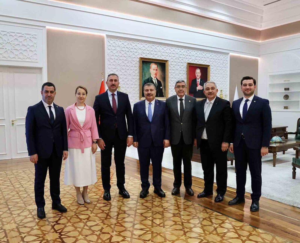 İl Başkanı Çetin: “Önceliğimiz deprem bölgesi ile Şehir Hastanesi”