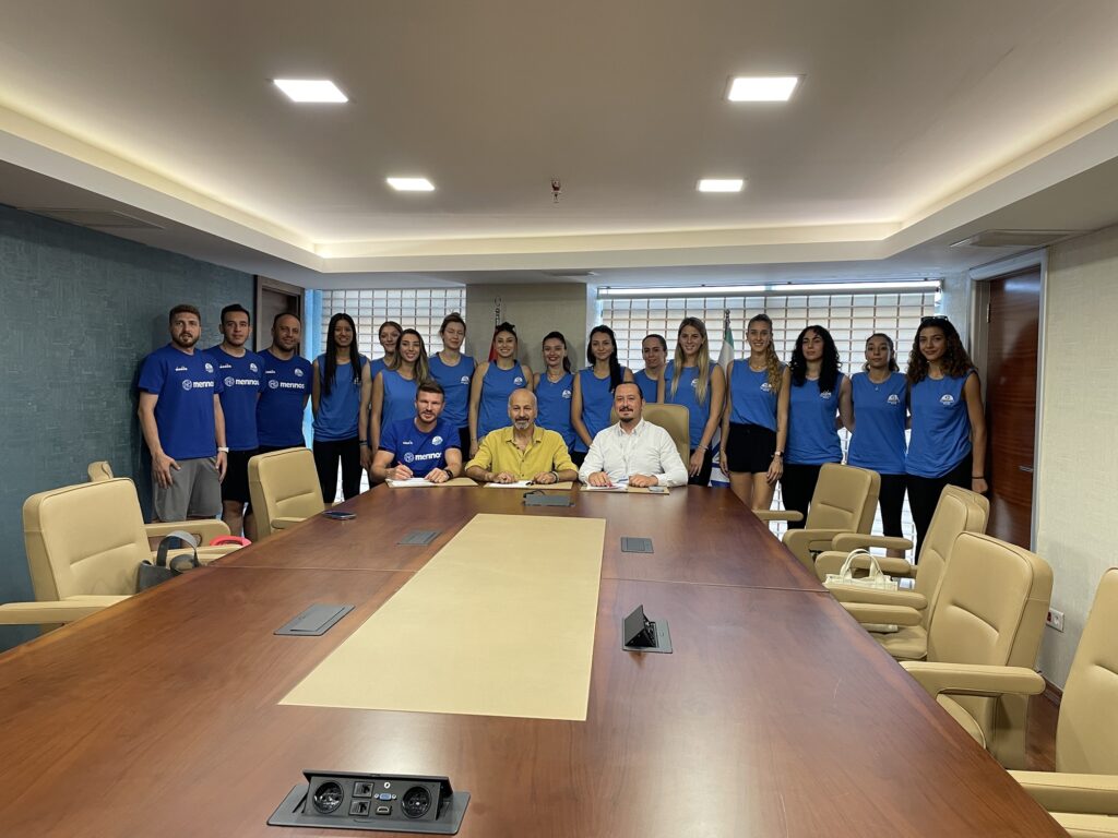 MERİNOSSPOR VOLEYBOLCULARI DEVA HASTANESİ’NE EMANET