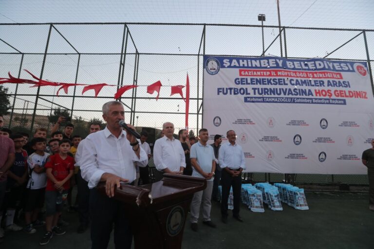 ŞAHİNBEY BELEDİYESİ’NİN DESTEKLEDİĞİ YAZ KUR’AN KURSU FUTBOL TURNUVASINA 75 TAKIM KATILDI