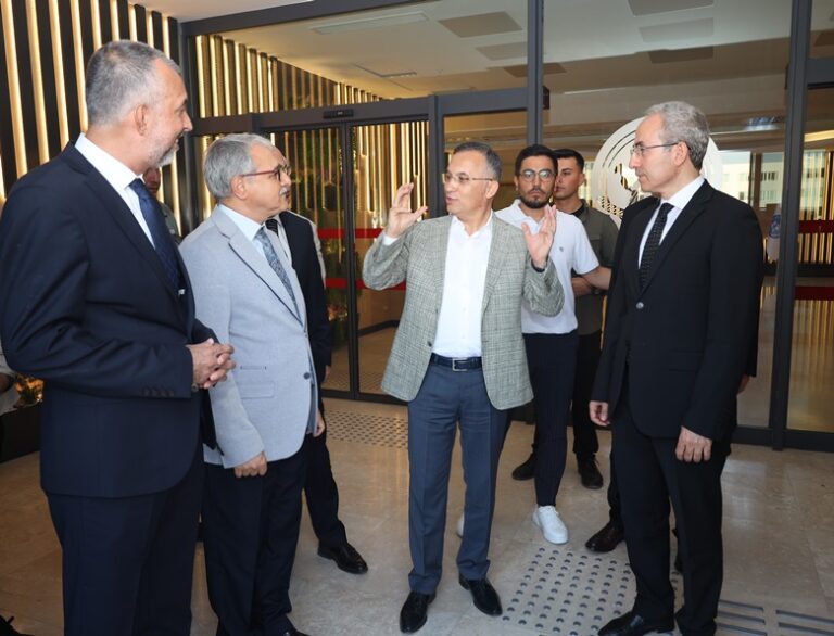 GİBTÜ’ye anlamlı ziyaret