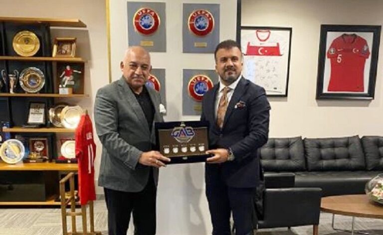 Celal Kadooğlu TFF Başkanı Mehmet Büyükekşi ile bir araya geldi