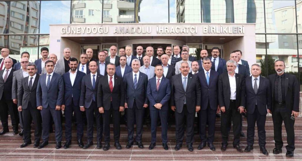 Ticaret Bakanı Ömer Bolat, GAİB yönetim kurulu ile bir araya geldi