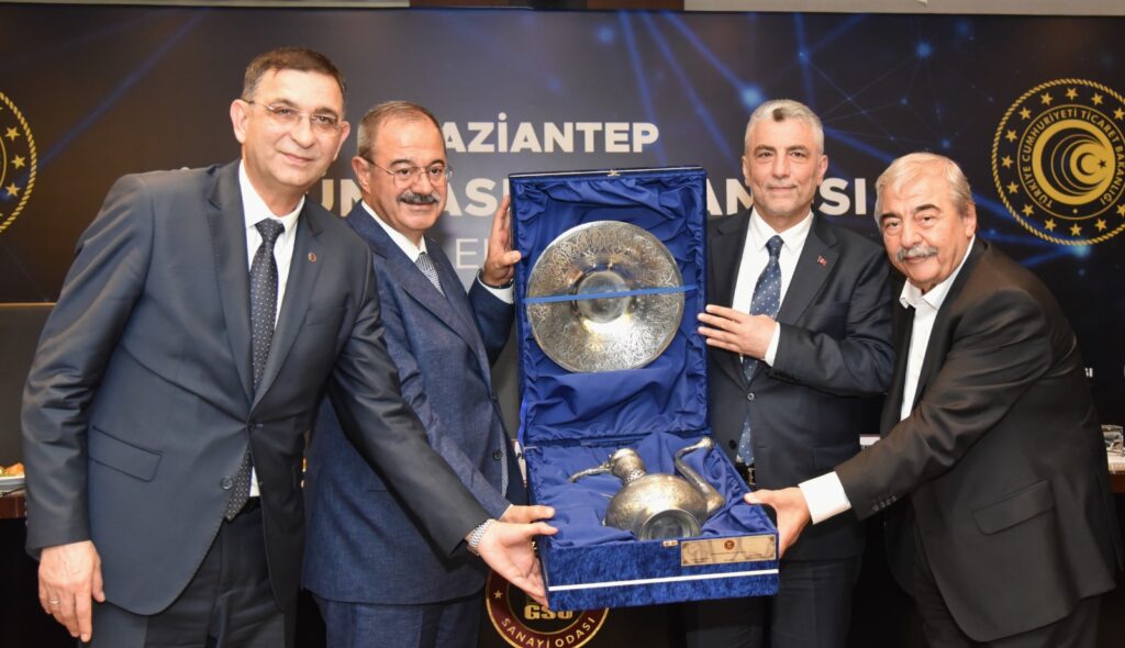GSO’da Ticaret Bakanı Ömer Bolat’ın katılımıyla iş dünyası iştişare toplantısı yapıldı