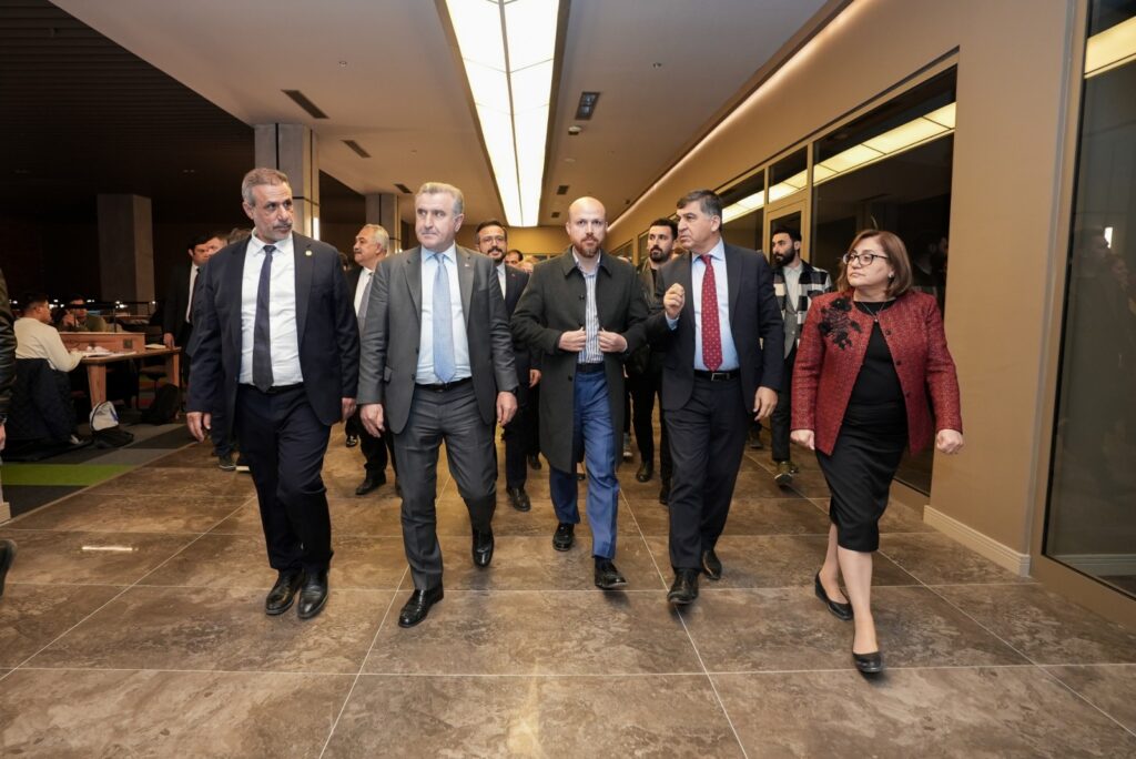 BAK İLE ERDOĞAN, D.T. ŞEHİTKAMİL SAHNESİ VE AGRO PARK’I İNCELEDİ