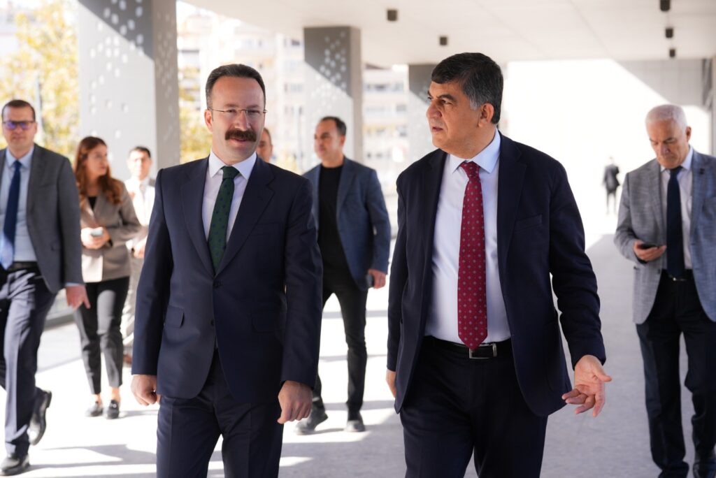 KAYMAKAM YAMLI, ŞEHİTKAMİL SANAT MERKEZİ’Nİ İNCELEDİ