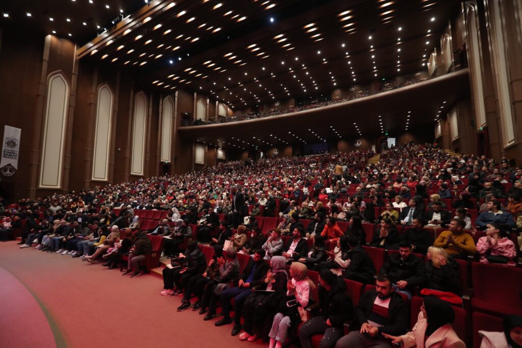 ŞAHİNBEY BELEDİYESİ ‘SONSUZLUK KERVANI’ PROGRAMIYLA DUYGU DOLU BİR GECE YAŞATTI