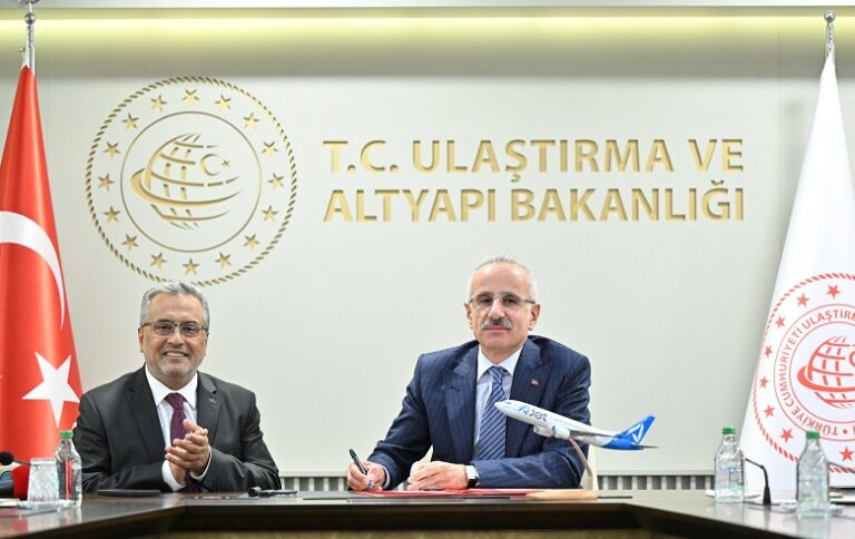 Bakan Uraloğlu imzaladı AJet ruhsatını aldı