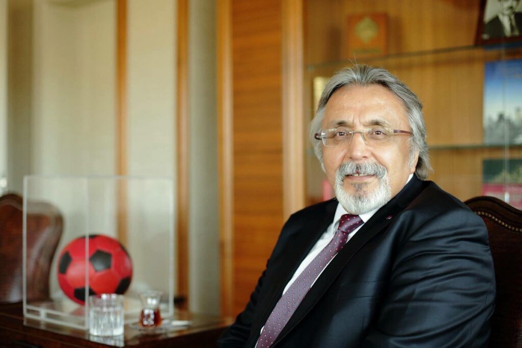 Cengiz Halil Çiçek: “BABA MEKÂNSIZDIR”