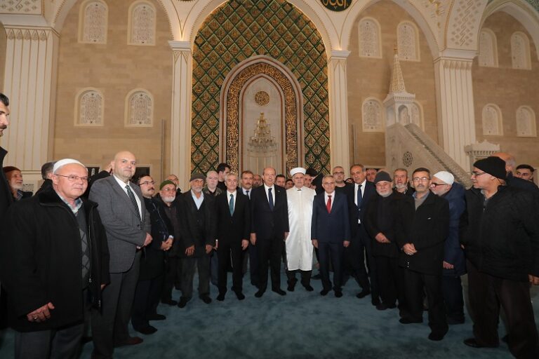 KKTC CUMHURBAŞKANI TATAR, ŞAHİNBEY MİLLET CAMİİ’Nİ ZİYARET ETTİ