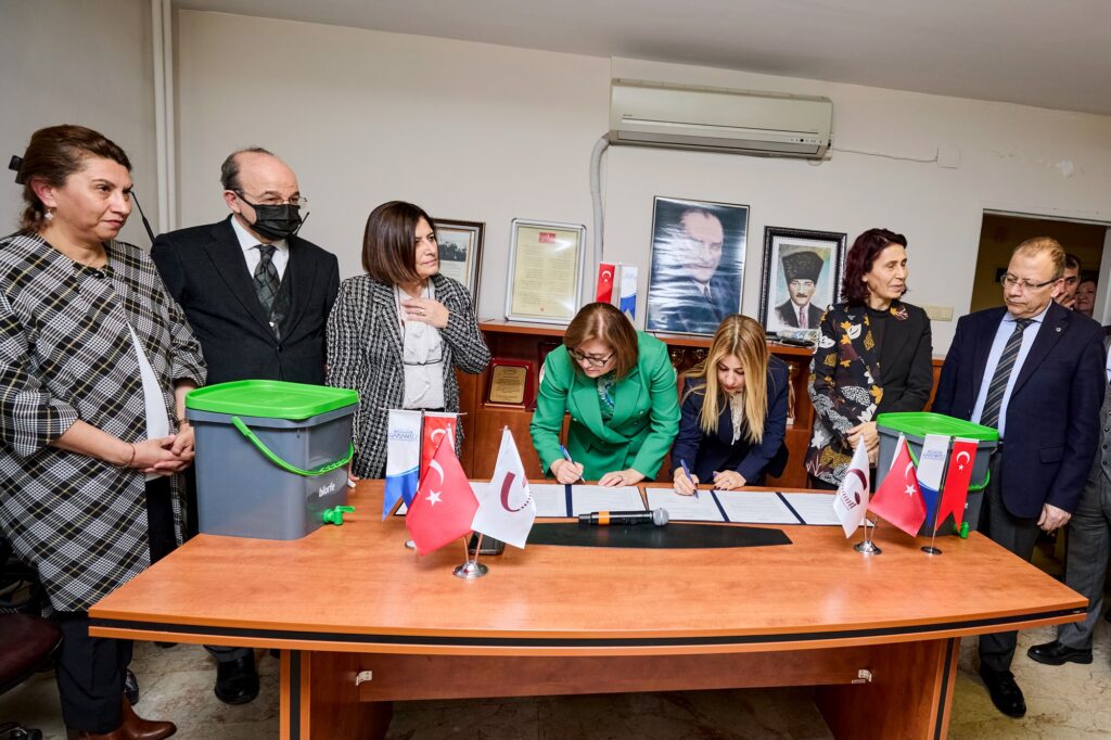 GAZİANTEP BÜYÜKŞEHİR VE GAZİANTEP KULÜBÜ DERNEĞİ ARASINDA SIFIR ATIK İÇİN İŞ BİRLİĞİ!