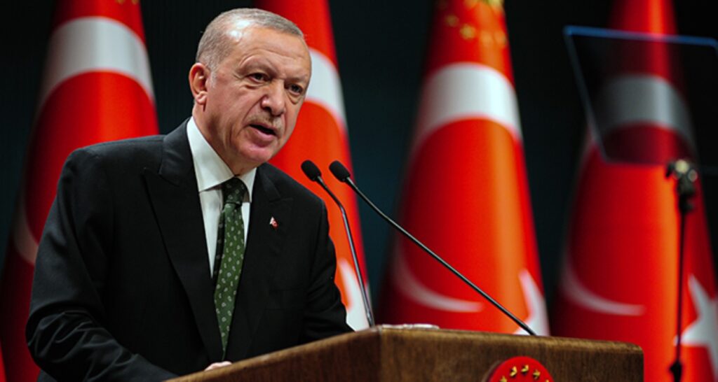 Cumhurbaşkanı Erdoğan, İstanbul’da AK Parti programı sırasındaki silahlı saldırıyı kınadı
