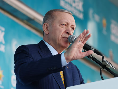 Cumhurbaşkanı Erdoğan: “Ülkemizi demokrasi ve kalkınma rotasından çıkarmadan hedeflerine doğru ilerletmeyi başardık”