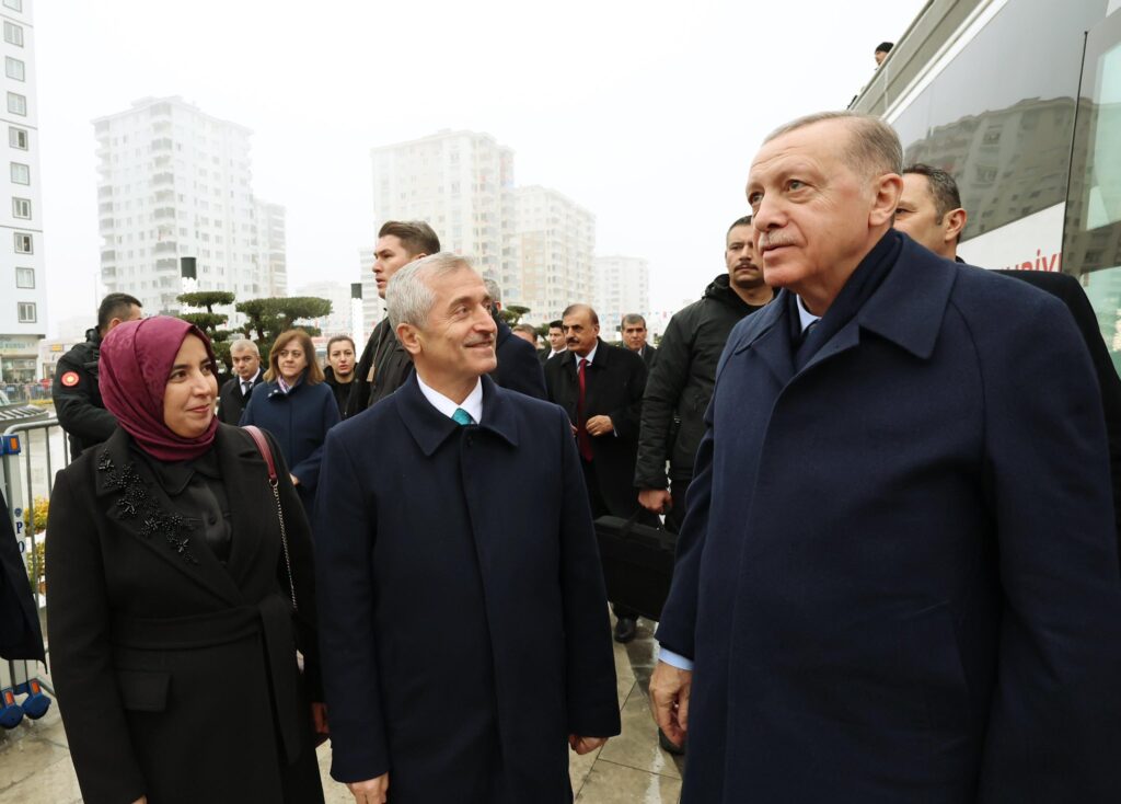 CUMHURBAŞKANI ERDOĞAN’DAN ŞAHİNBEY BELEDİYESİ’NİN HİZMETLERİNE ÖVGÜ