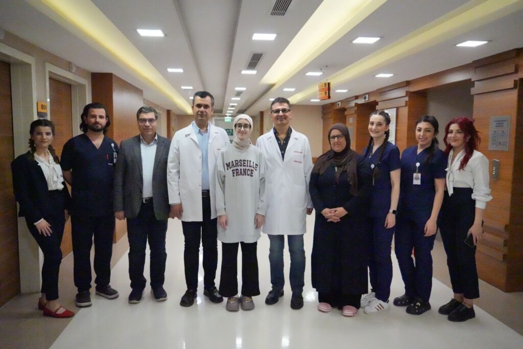 4 yıldır yemek yiyemeyen genç kız sağlığına kavuştu