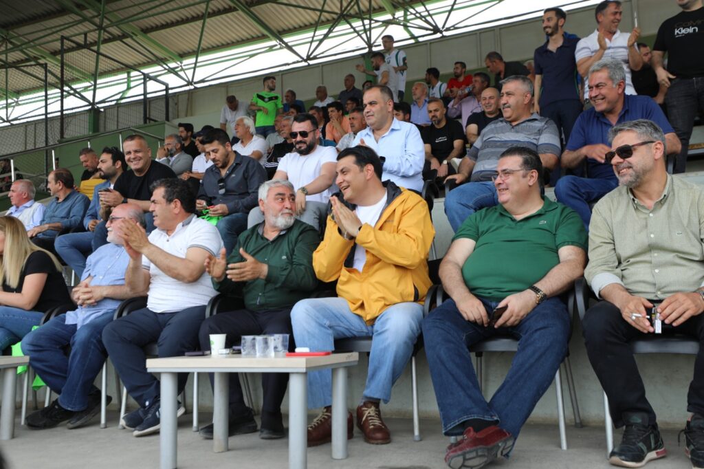 BAŞKAN YILMAZ, TAKIMINI YALNIZ BIRAKMADI