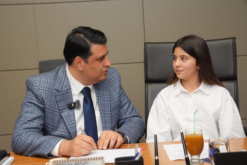 BAŞKAN YILMAZ, GÖREVİ ECRİN NAZ ATAR’A DEVRETTİ