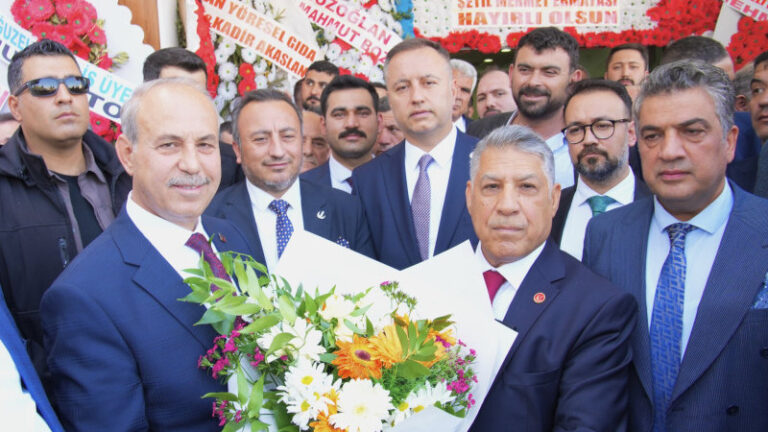 Öztekin görevi teslim aldı