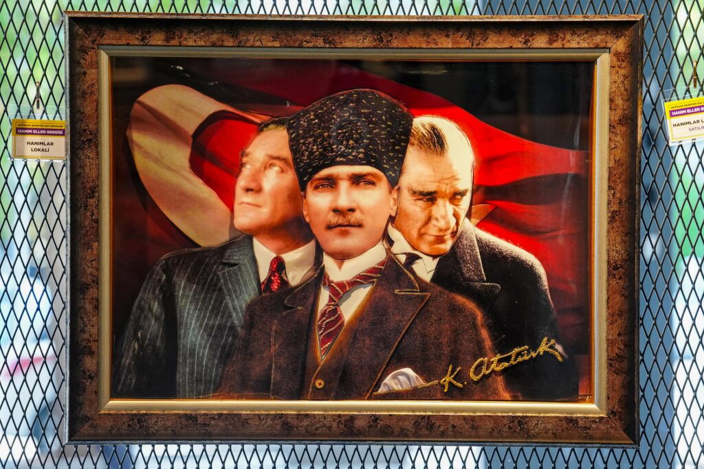 ŞEHİTKAMİL AİLE MERKEZLERİ RÖLYEF SERGİSİ SANATSEVERLERLE BULUŞTU