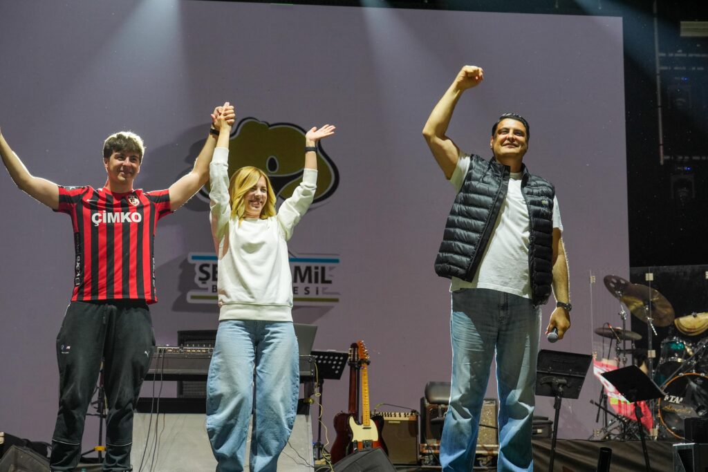 GAZİANTEP’İN COŞKUSUNU DORUĞA ÇIKARAN KONSER