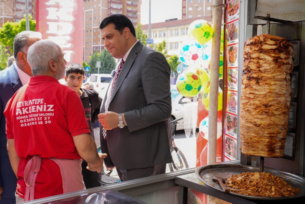 YURTTAŞ ANLATTI, BAŞKAN YILMAZ DİNLEDİ