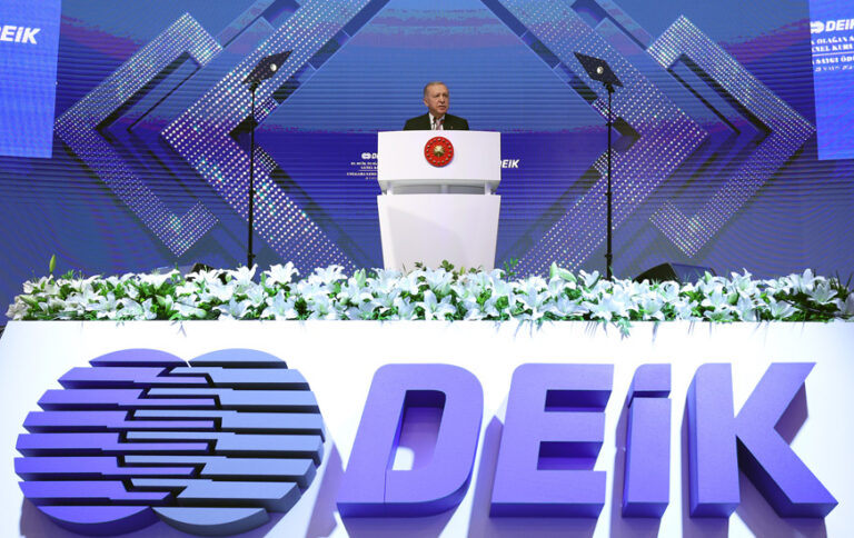 Cumhurbaşkanı Erdoğan: “Çerçevesini darbecilerin çizdiği sorunlu anayasa ile yola devam edemeyiz”