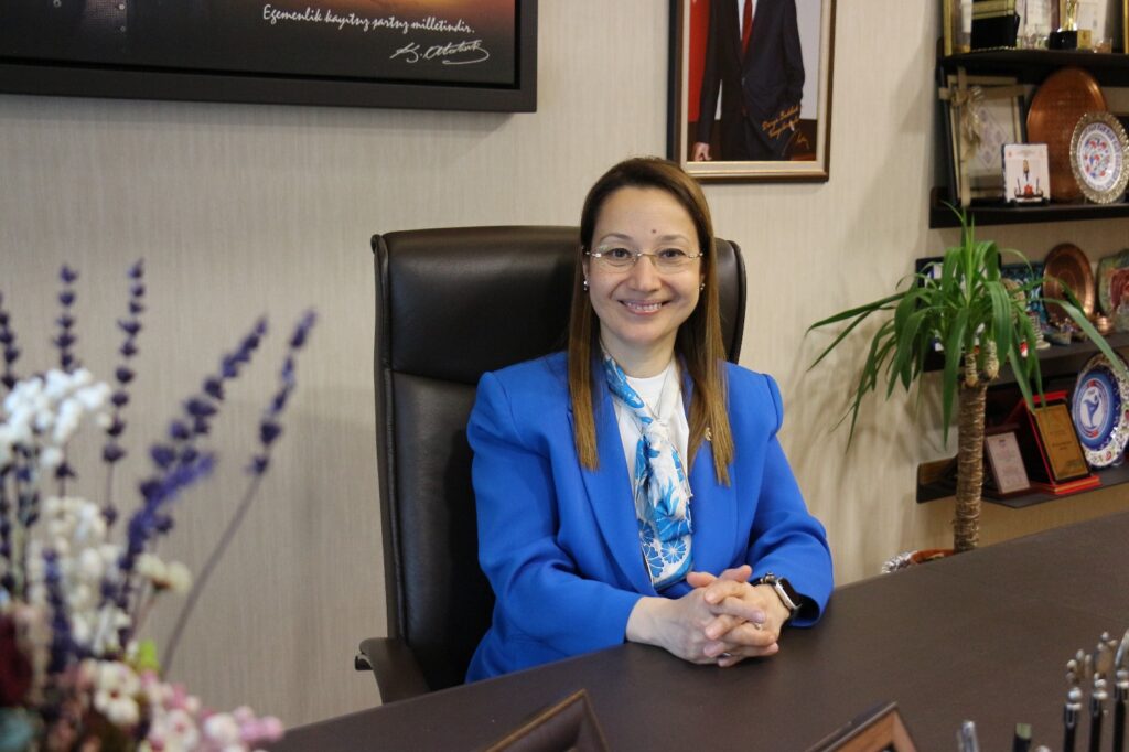 Dr. Bakbak: “TÜRKİYE’NİN EN BÜYÜK GÜCÜ GENÇLİĞİDİR”