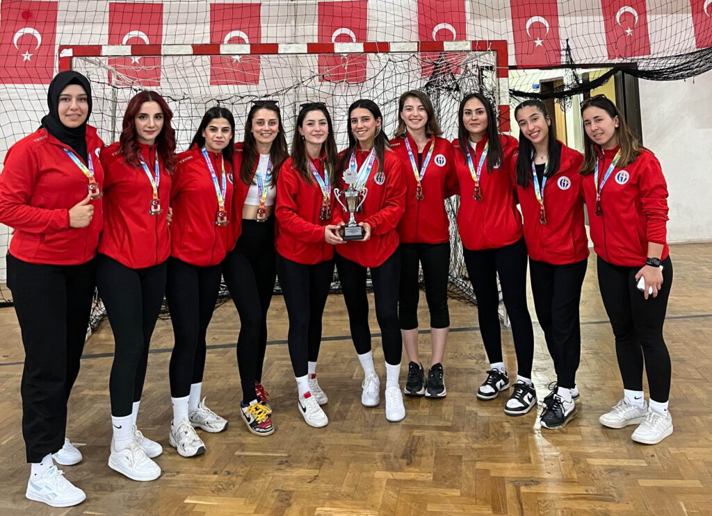 GAÜN KADIN HENTBOL TAKIMI SÜPER LİGE ÇIKTI