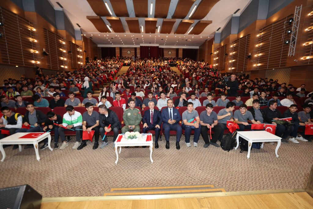 GAZİ TORUNLARI ÇANAKKALE’DE ECDAD İLE BULUŞUYOR